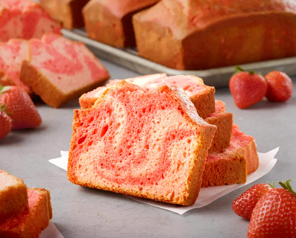 00435926_Cake_Loaf_StrawberrySwirl__30-Edit-RT.webp