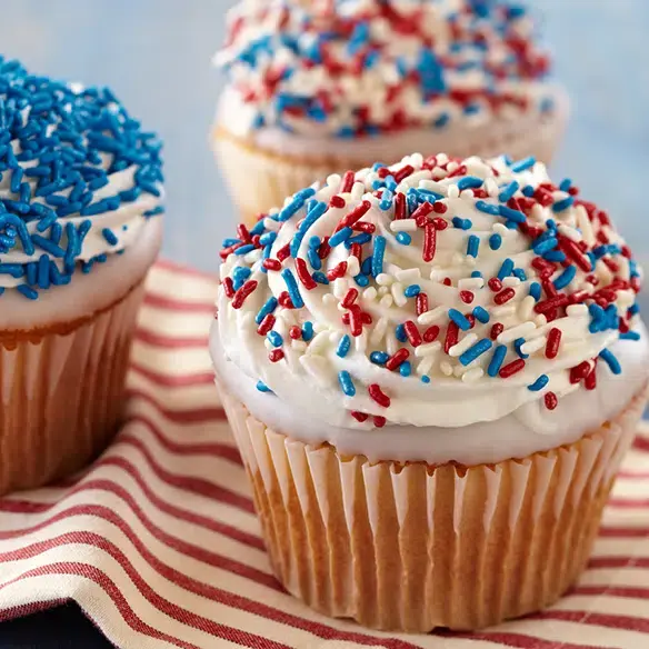 cupcakes-red-white-blue-assorted.jpg.webp
