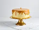 Firefly_Gold Scalloped cake Board with one cake 427330.webp