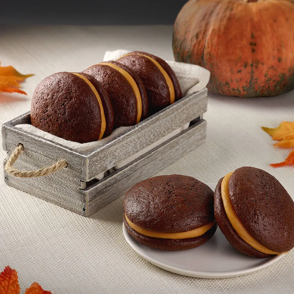 pumpkin_chocolate_whoopie_pie_recipe_banner.webp